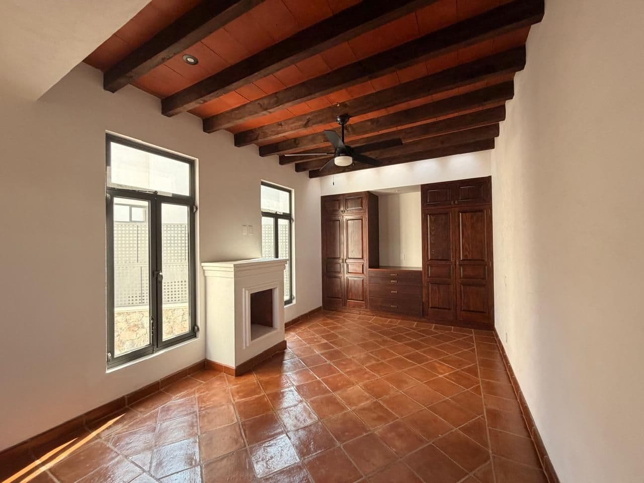CASA VEINTIOCHO DE ABRIL — San Antonio, San Miguel de Allende — photo 5 — rustic charm meets refined elegance