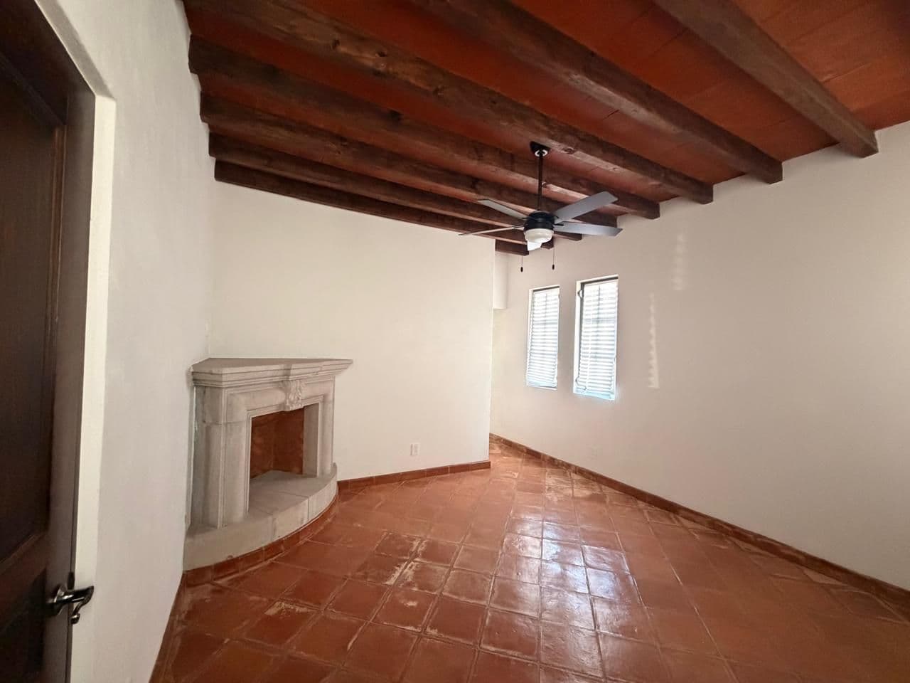 CASA VEINTIOCHO DE ABRIL — San Antonio, San Miguel de Allende — photo 6 — rustic charm meets modern comfort