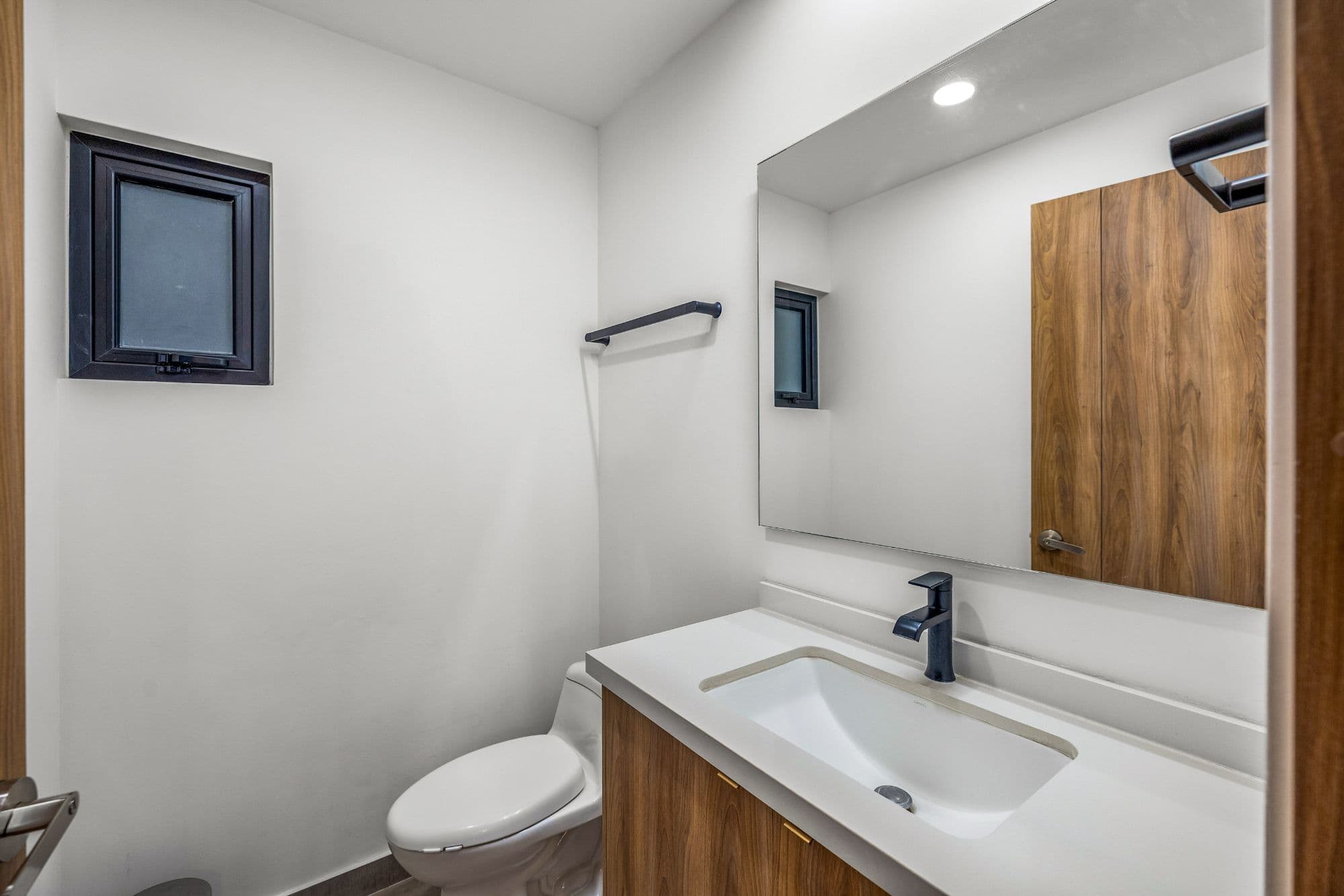 Barrio Santo 9C — Barrio Santo, San Miguel de Allende — photo 8 — contemporary spa-inspired guest bath