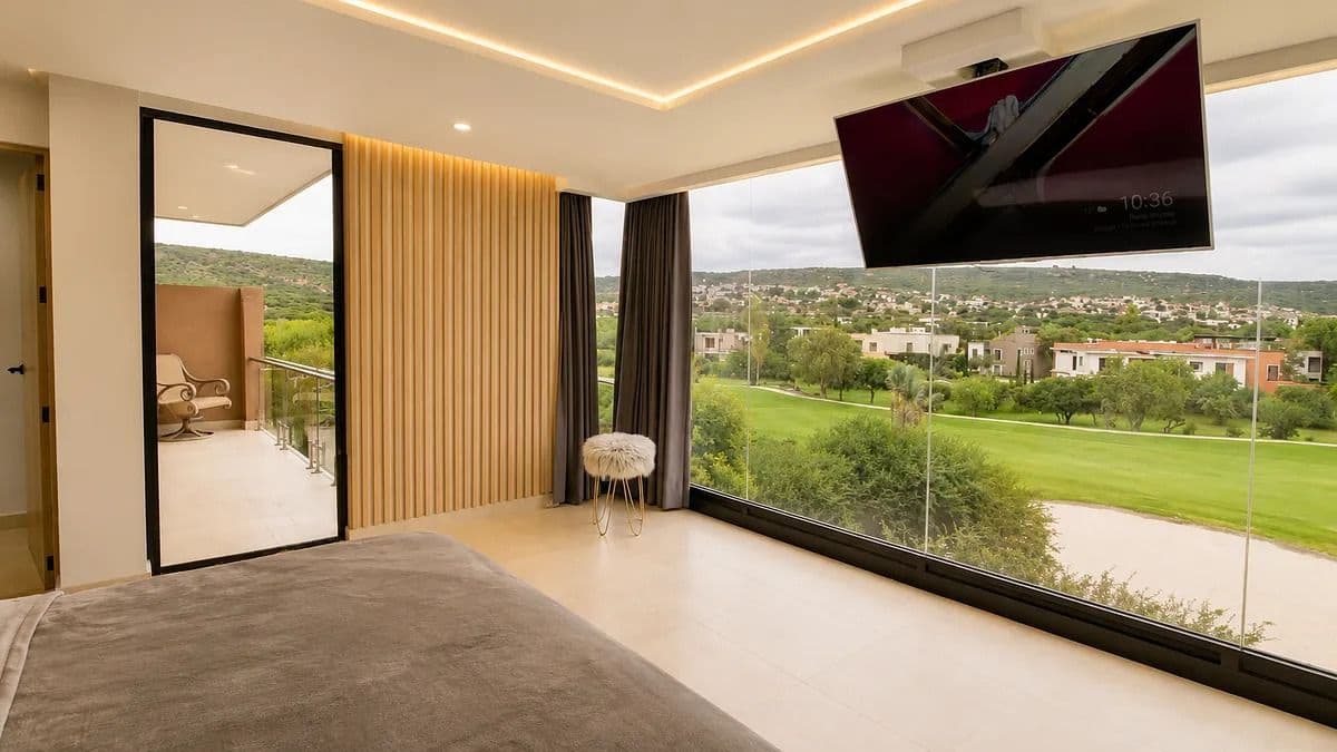 Casa Ventanas — Club de Golf Ventanas, San Miguel de Allende — photo 37 — panoramic valley views, modern luxury suite