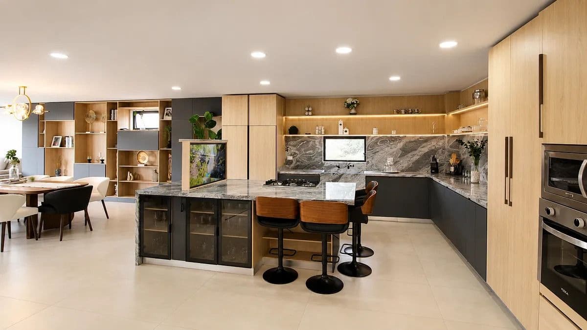 Casa Ventanas — Club de Golf Ventanas, San Miguel de Allende — photo 56 — contemporary luxury kitchen with marble elegance
