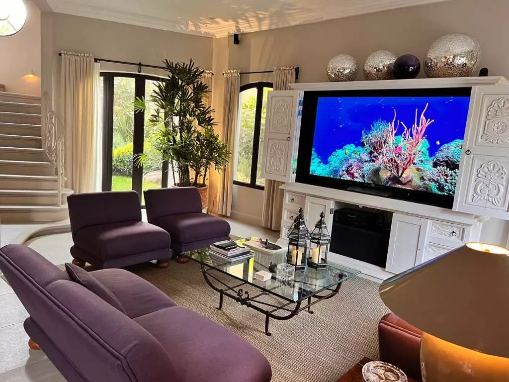 Casa Lyla — Balcones, San Miguel de Allende — photo 4 — sophisticated entertainment suite, garden views