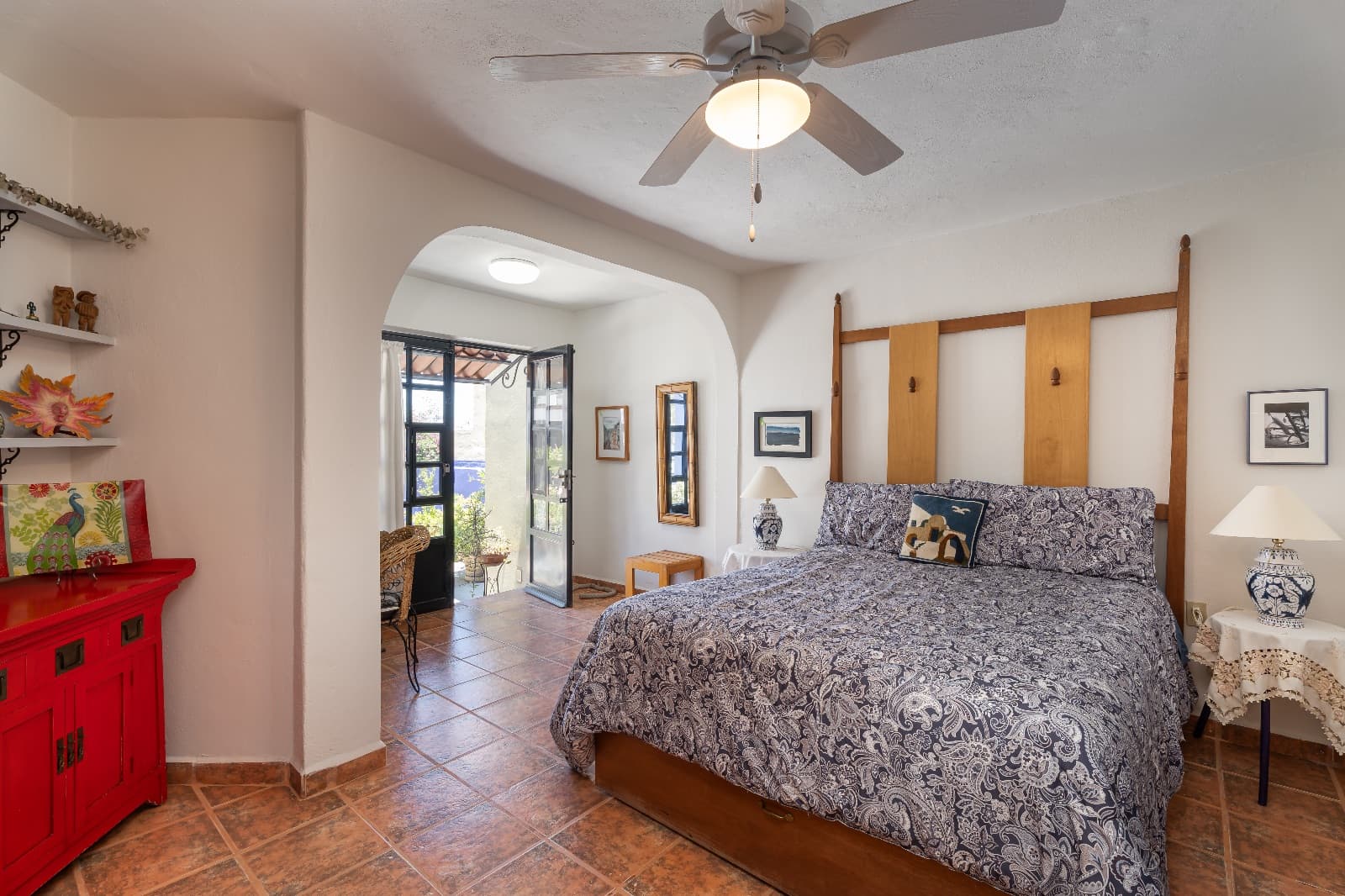Casa Morada — San Antonio, San Miguel de Allende — photo 5 — charming master suite, arched elegance