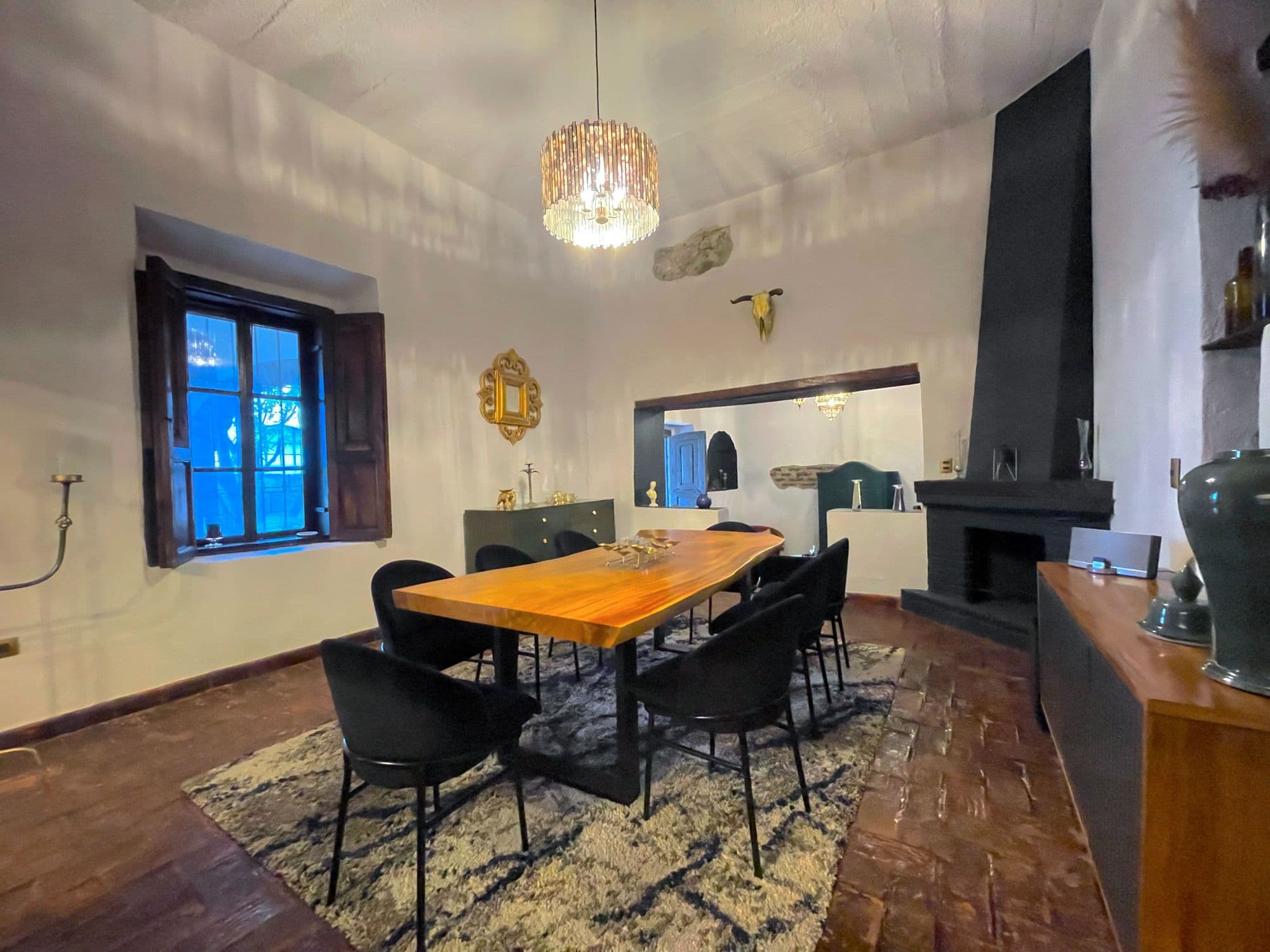 Casa Correo — San Miguel de Allende Centro, San Miguel de Allende — photo 2 — sophisticated dining with soaring ceilings