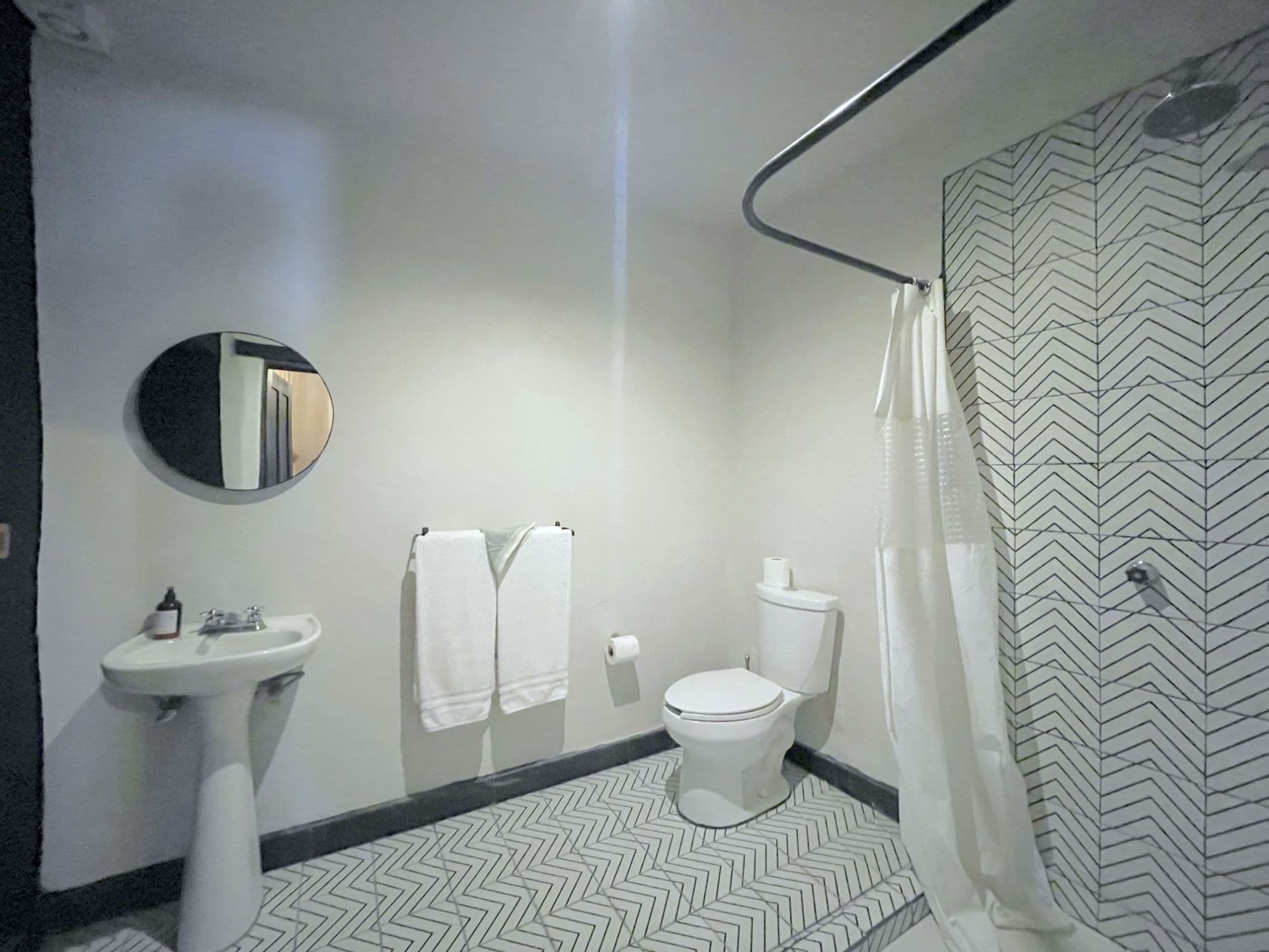 Casa Correo — San Miguel de Allende Centro, San Miguel de Allende — photo 11 — modern spa-inspired guest bath