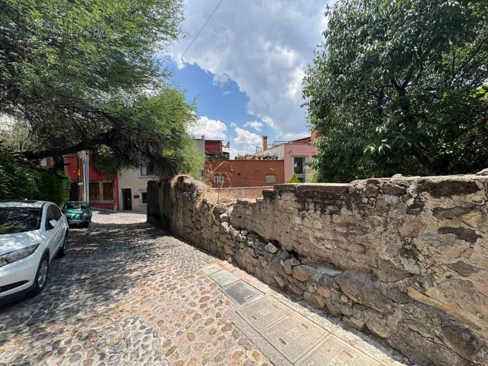 La Esquina Mágica — Centro, San Miguel de Allende — photo 12 — historic cobblestone courtyard, charming colonial architecture