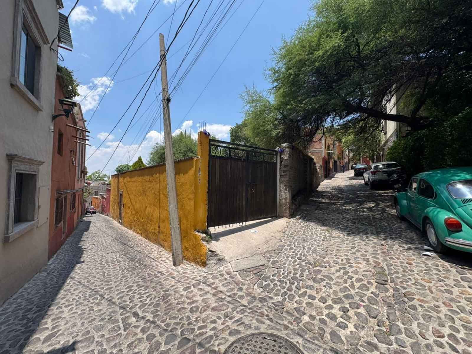 La Esquina Mágica — Centro, San Miguel de Allende — photo 14 — charming cobblestone street, authentic colonial character