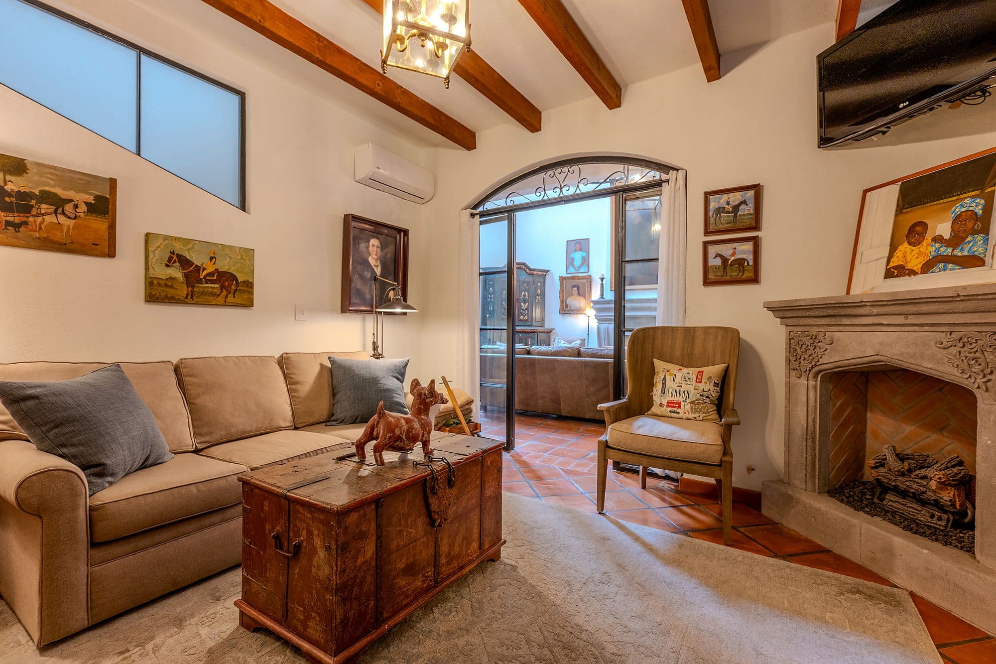 Casa de los Leones — Guadalupe, San Miguel de Allende — photo 9 — elegant colonial living with exposed beams