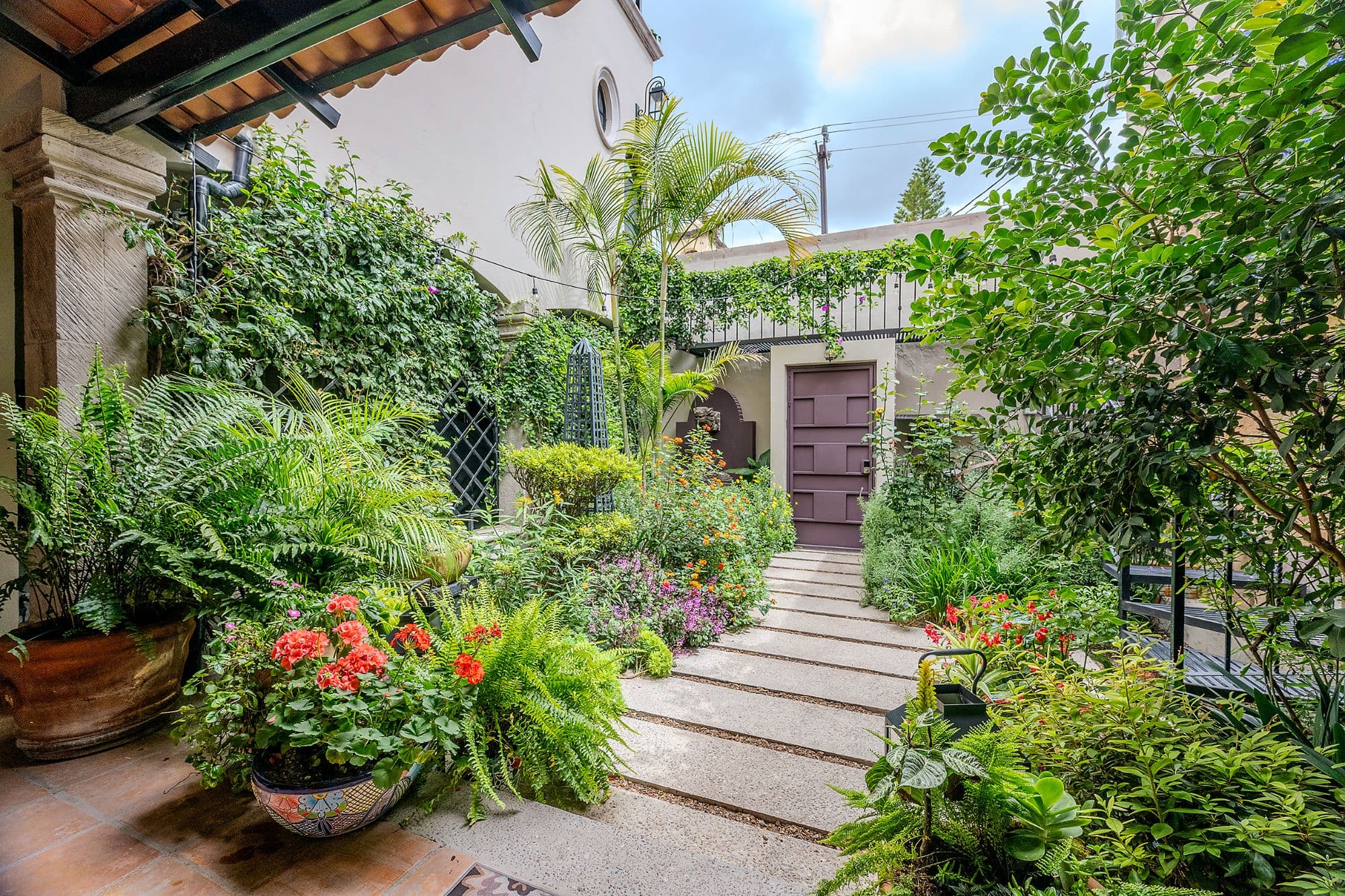 Casa de los Leones — Guadalupe, San Miguel de Allende — photo 2 — lush courtyard garden oasis awaits