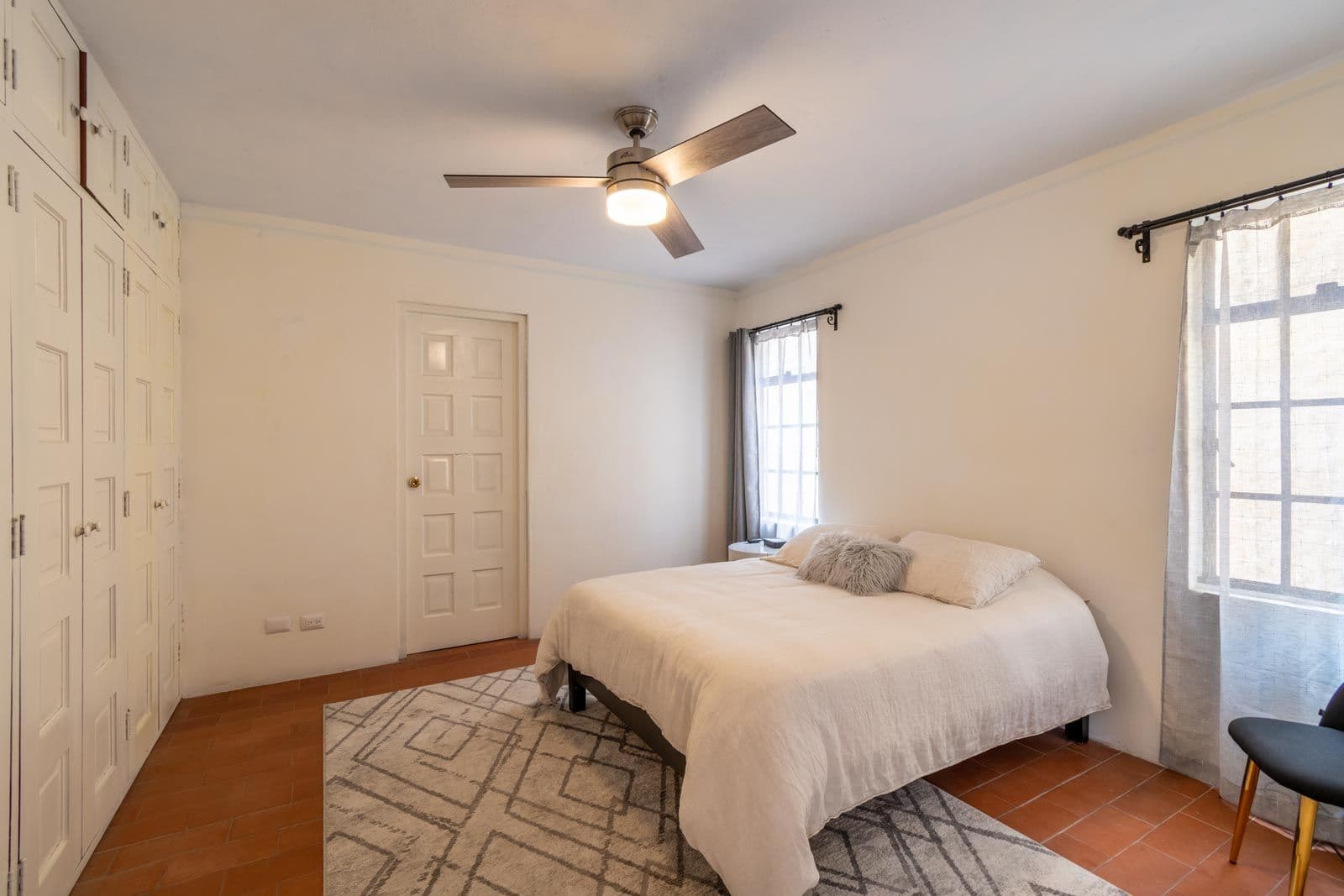 Santo Domingo Condo 9C — Centro, San Miguel de Allende — photo 13 — serene master suite, abundant natural light