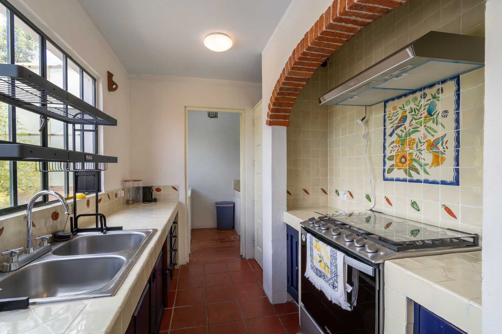 Santo Domingo Condo 9C — Centro, San Miguel de Allende — photo 11 — charming traditional mexican kitchen