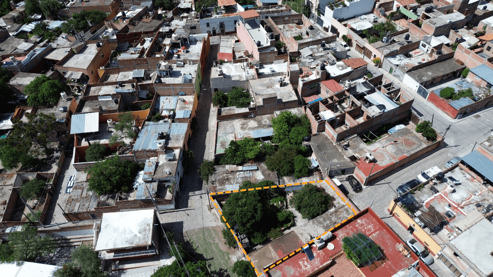 Double-Frontage Land in Independencia — Independencia, San Miguel de Allende — photo 2 — charming urban lot, development potential awaits