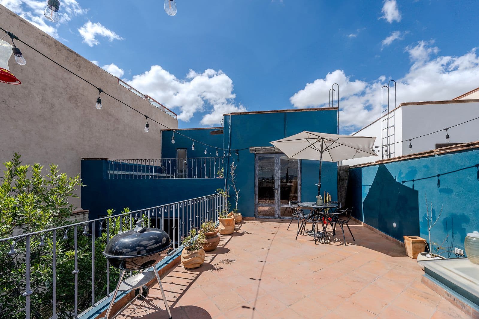 Casa Blue — La Palmita, San Miguel de Allende — photo 21 — stunning rooftop terrace, azure sky views