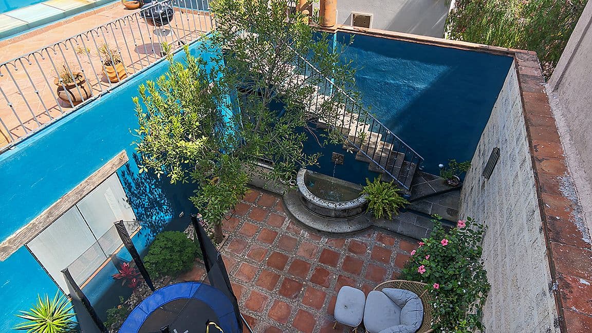 Casa Blue — La Palmita, San Miguel de Allende — photo 24 — charming courtyard with dual pools