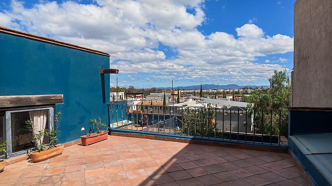 Casa Blue — La Palmita, San Miguel de Allende — photo 22 — breathtaking rooftop terrace, mountain views