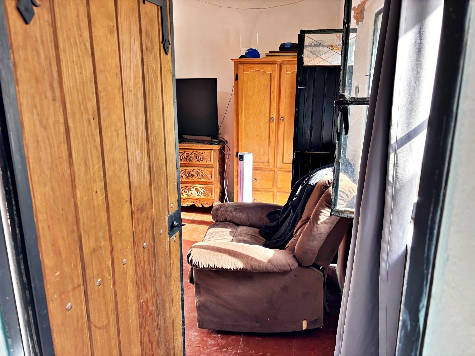 Casa en Venta en Colonia San Antonio — San Antonio, San Miguel de Allende — photo 17 — charming living space, abundant natural light