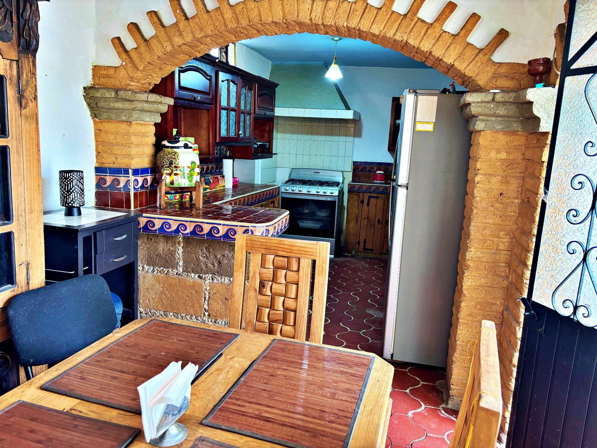 Casa en Venta en Colonia San Antonio — San Antonio, San Miguel de Allende — photo 10 — charming colonial kitchen with rustic character