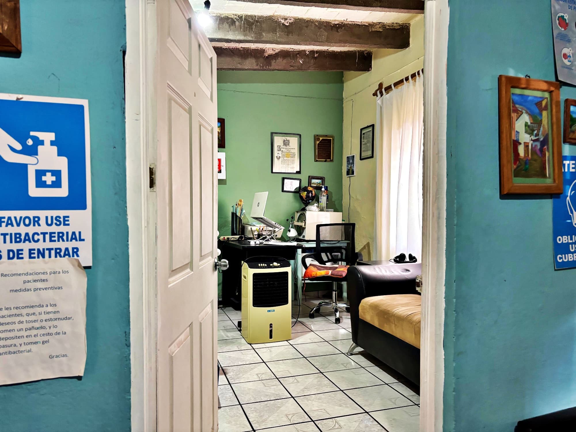 Casa en Venta en Colonia San Antonio — San Antonio, San Miguel de Allende — photo 2 — charming colonial bedroom with authentic character