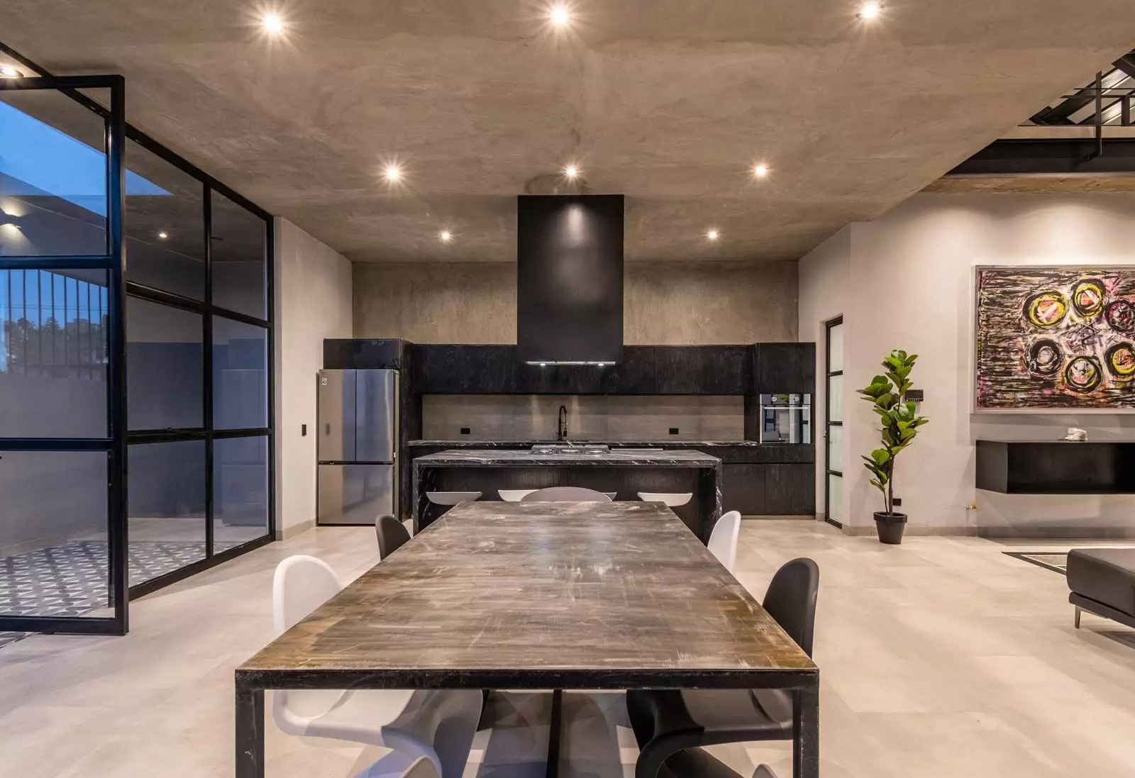 Brut House — San Antonio, San Miguel de Allende — photo 8 — contemporary loft with soaring ceilings