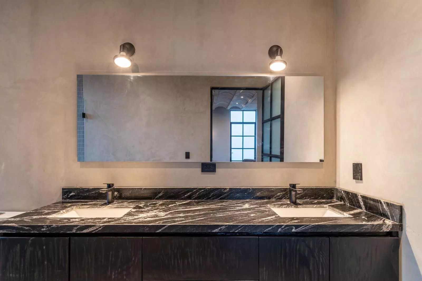 Brut House — San Antonio, San Miguel de Allende — photo 17 — sophisticated dual-sink spa bathroom