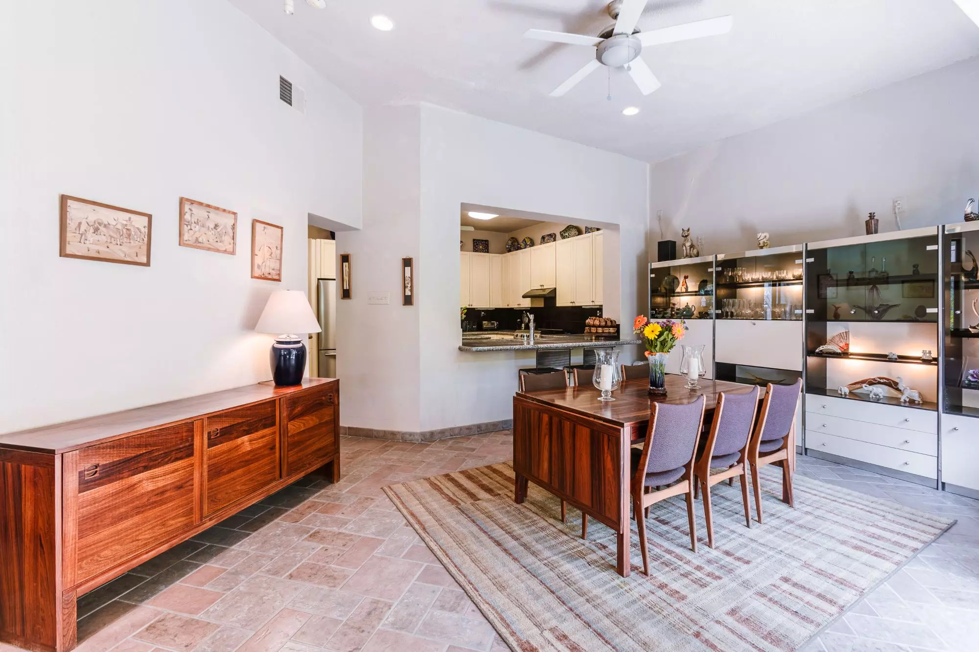 Exquisite Home in Prime San Miguel de Allende Location — Guadiana, San Miguel de Allende — photo 4 — sophisticated open-concept dining and kitchen