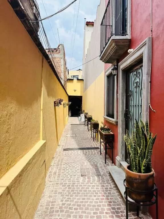 FIXER IN SAN ANTONIO — San Antonio, San Miguel de Allende — photo 3 — charming colonial alleyway, vibrant architectural character