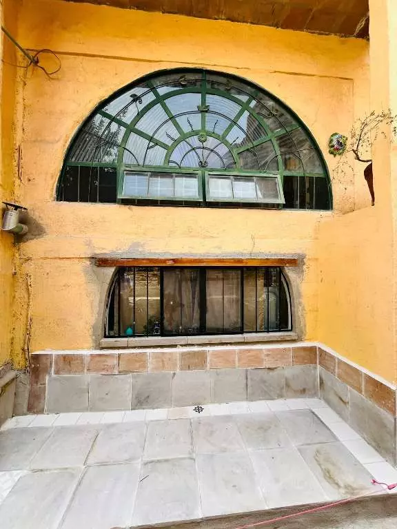 FIXER IN SAN ANTONIO — San Antonio, San Miguel de Allende — photo 5 — charming colonial facade with arched fenestration