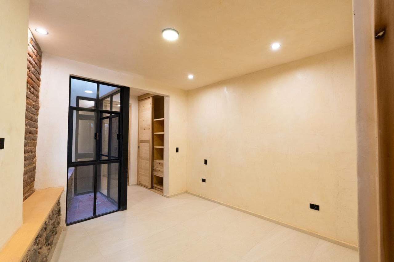 Nuñez Lofts / Loft 2 — Centro, San Miguel de Allende — photo 7 — modern luxury living space awaits