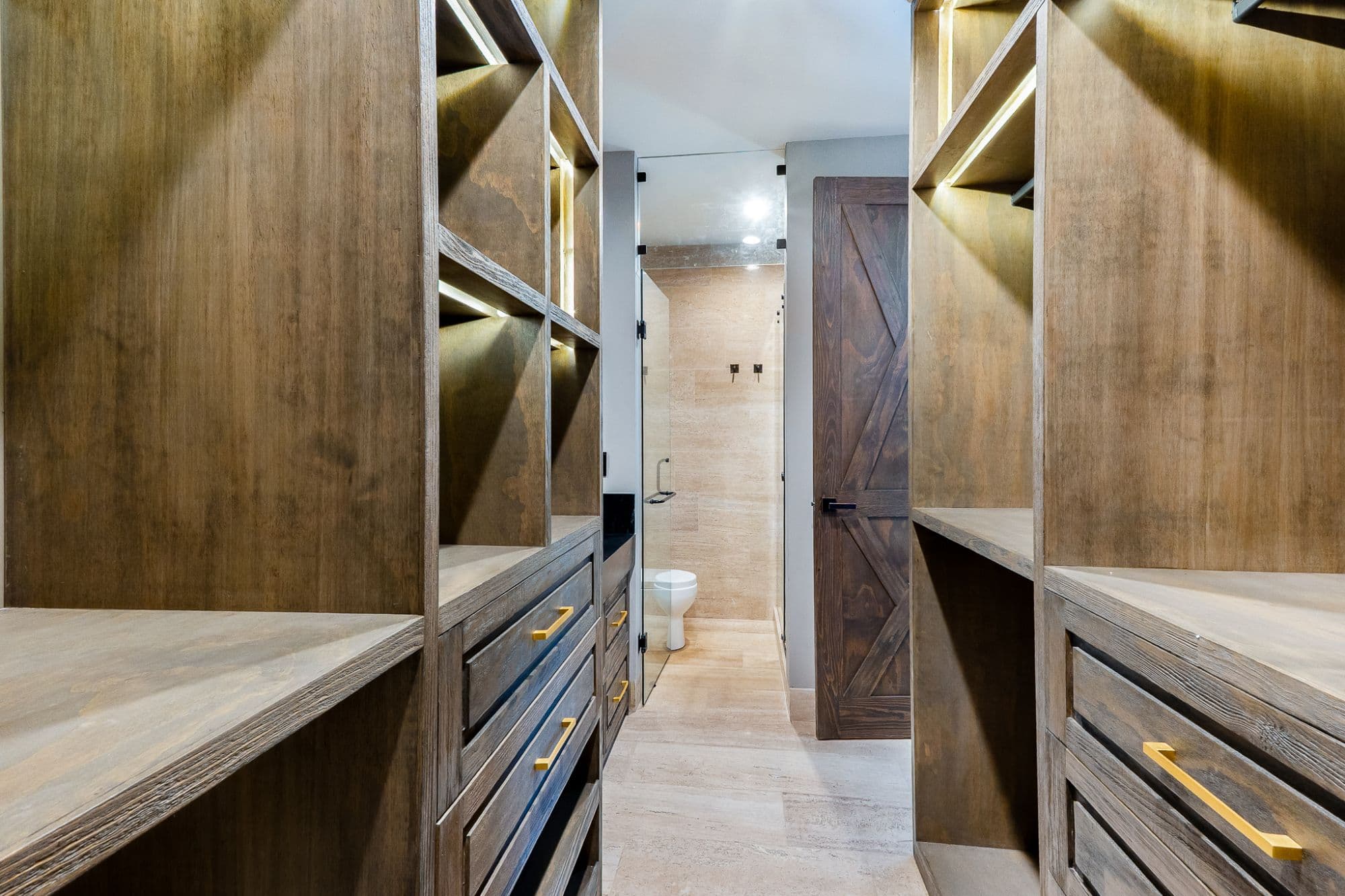 Casa Fairway 7 — Club de Golf Ventanas, San Miguel de Allende — photo 20 — luxurious dual walk-in closet sanctuary