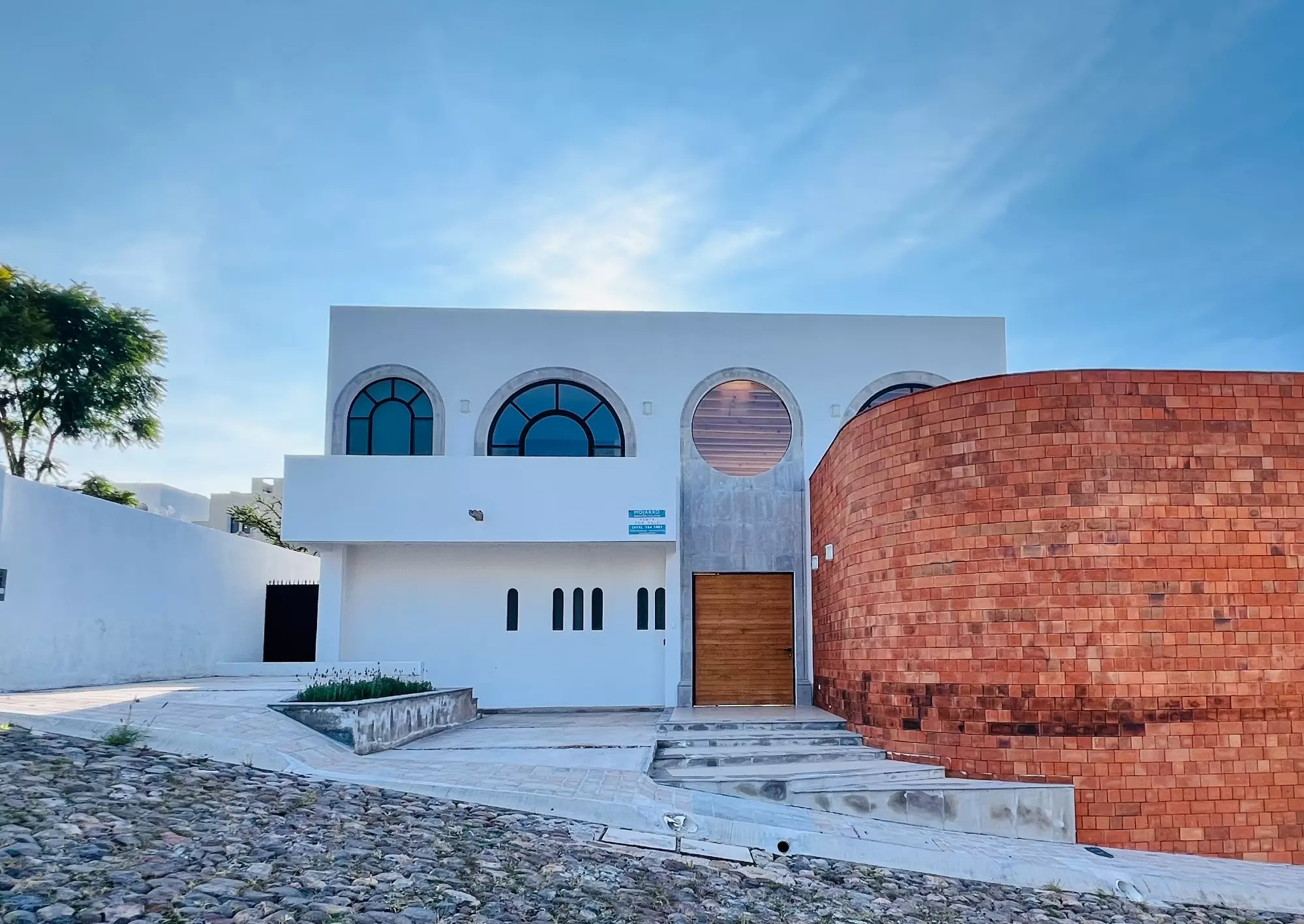 CASA LEO