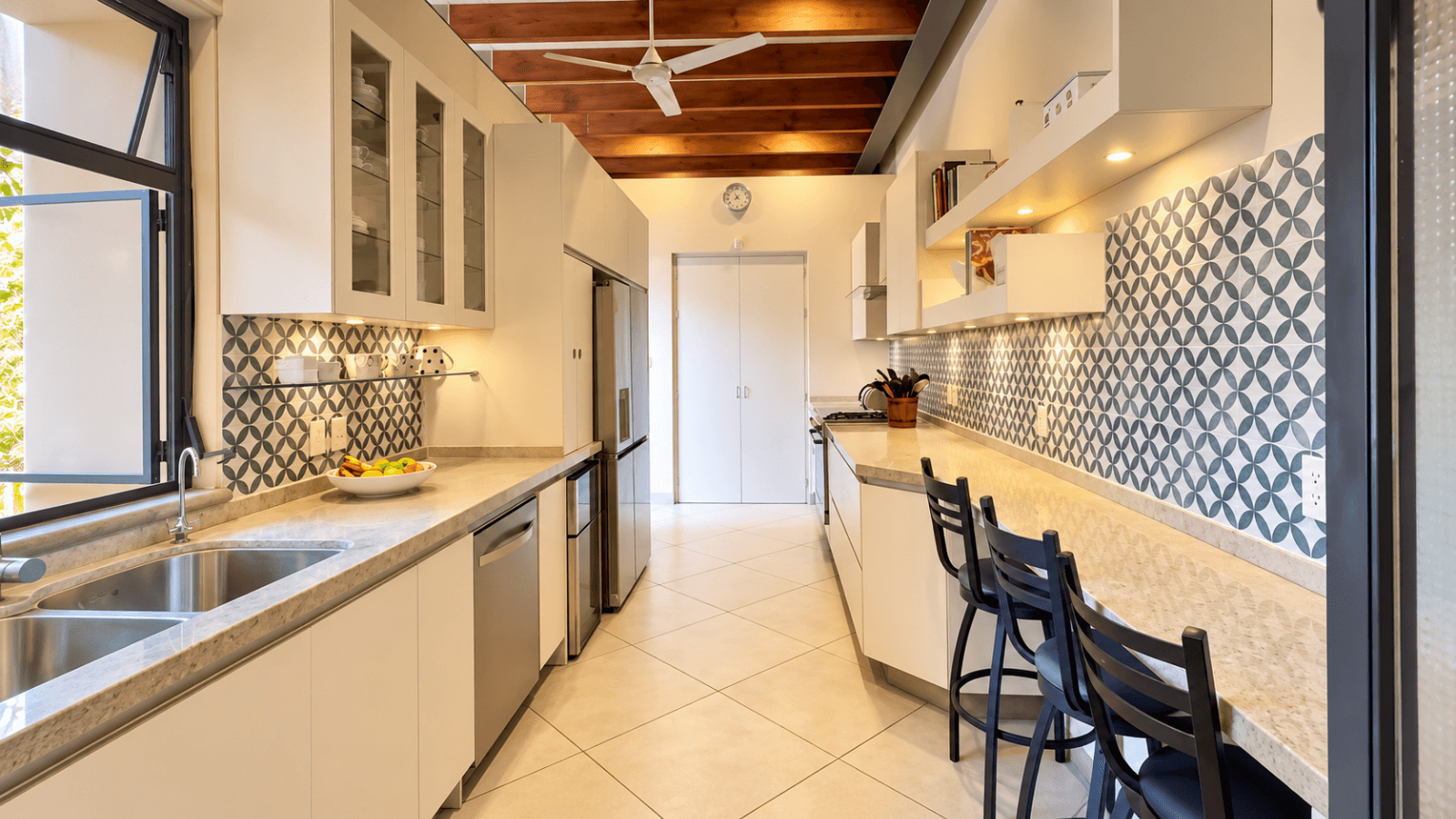 Casa Colibri — Centro, San Miguel de Allende — photo 19 — contemporary kitchen with elegant geometric details