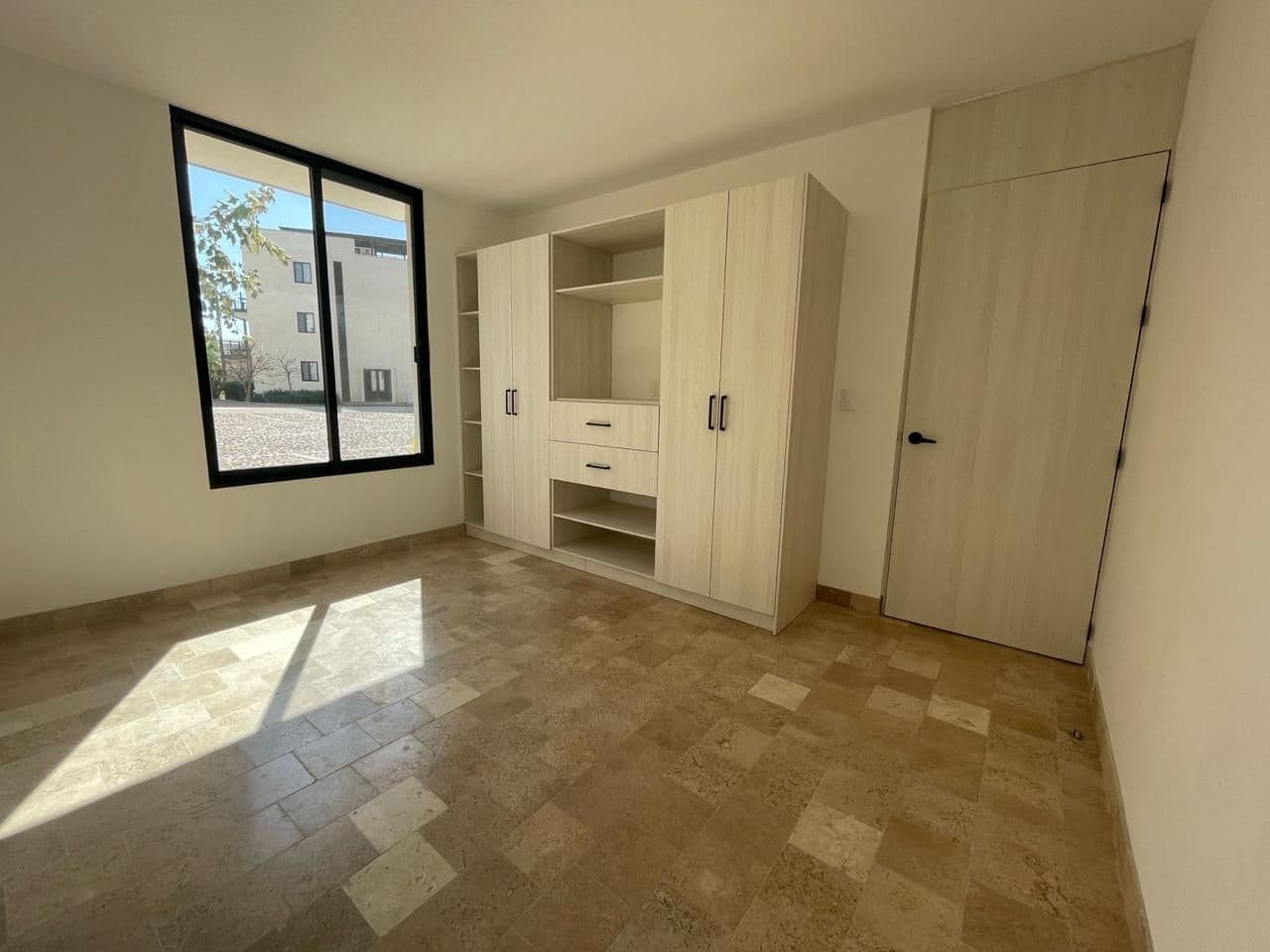 Casa Daniel Residencial La Luminaria — Atascadero (Arcos de San Miguel), San Miguel de Allende — photo 9 — bright master suite, custom built-ins