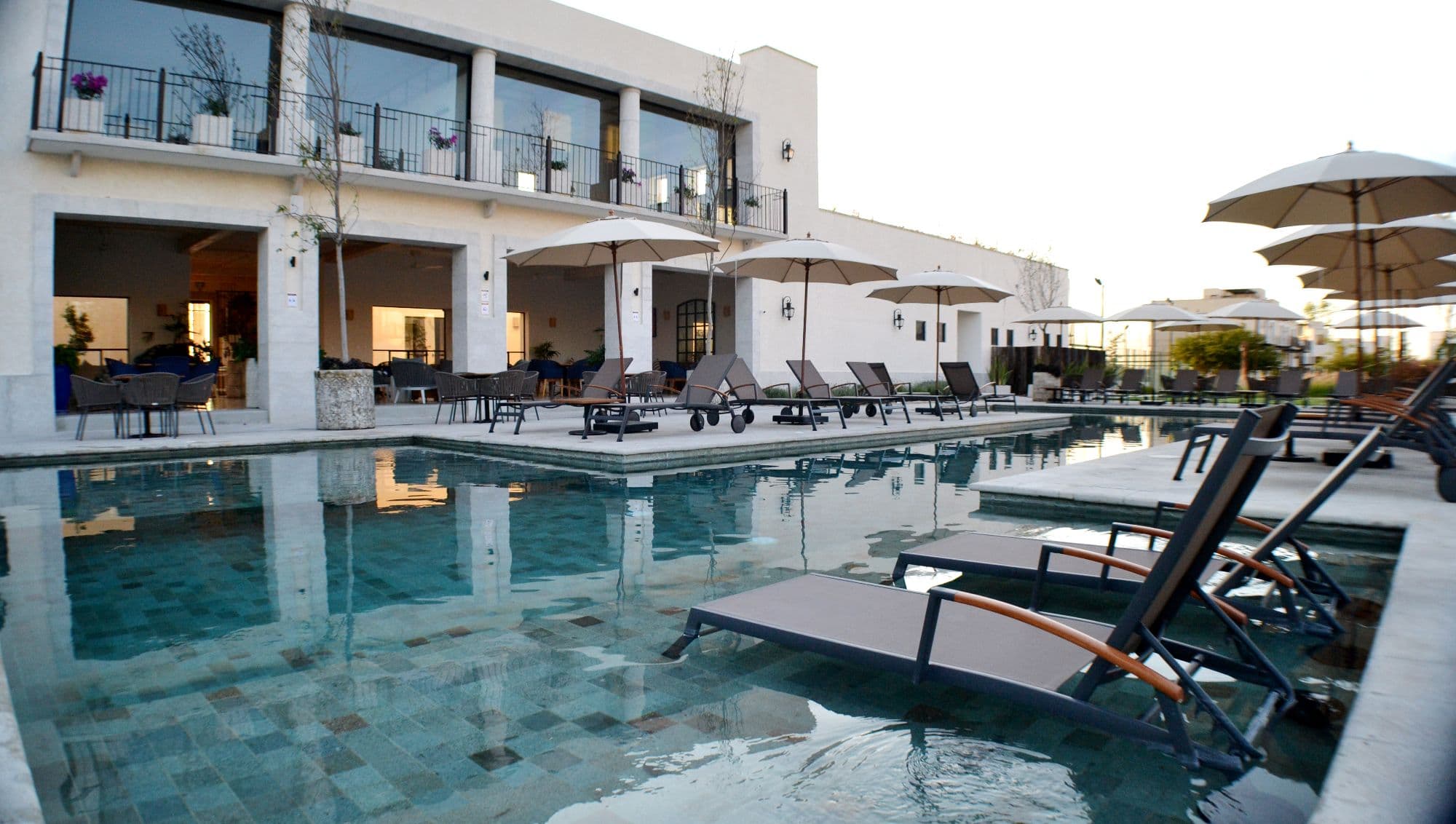 Casa Daniel Residencial La Luminaria — Atascadero (Arcos de San Miguel), San Miguel de Allende — photo 12 — sophisticated poolside resort living elegance