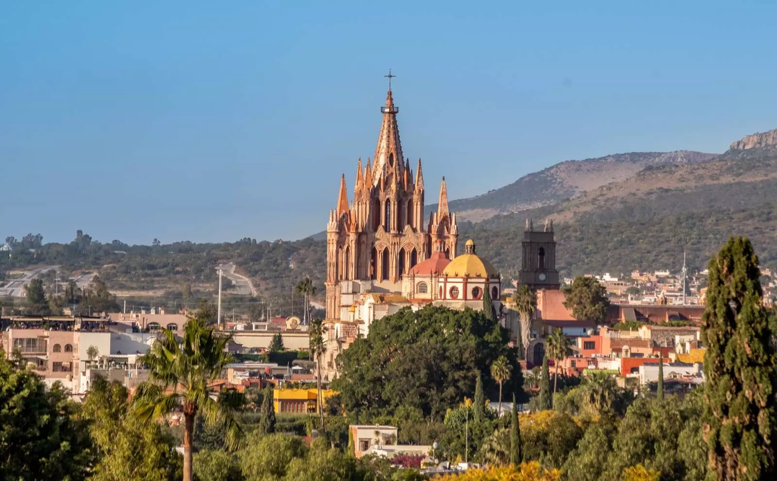 Villa Tamayo — Guadiana, San Miguel de Allende — photo 7 — iconic colonial charm, breathtaking mountain vistas