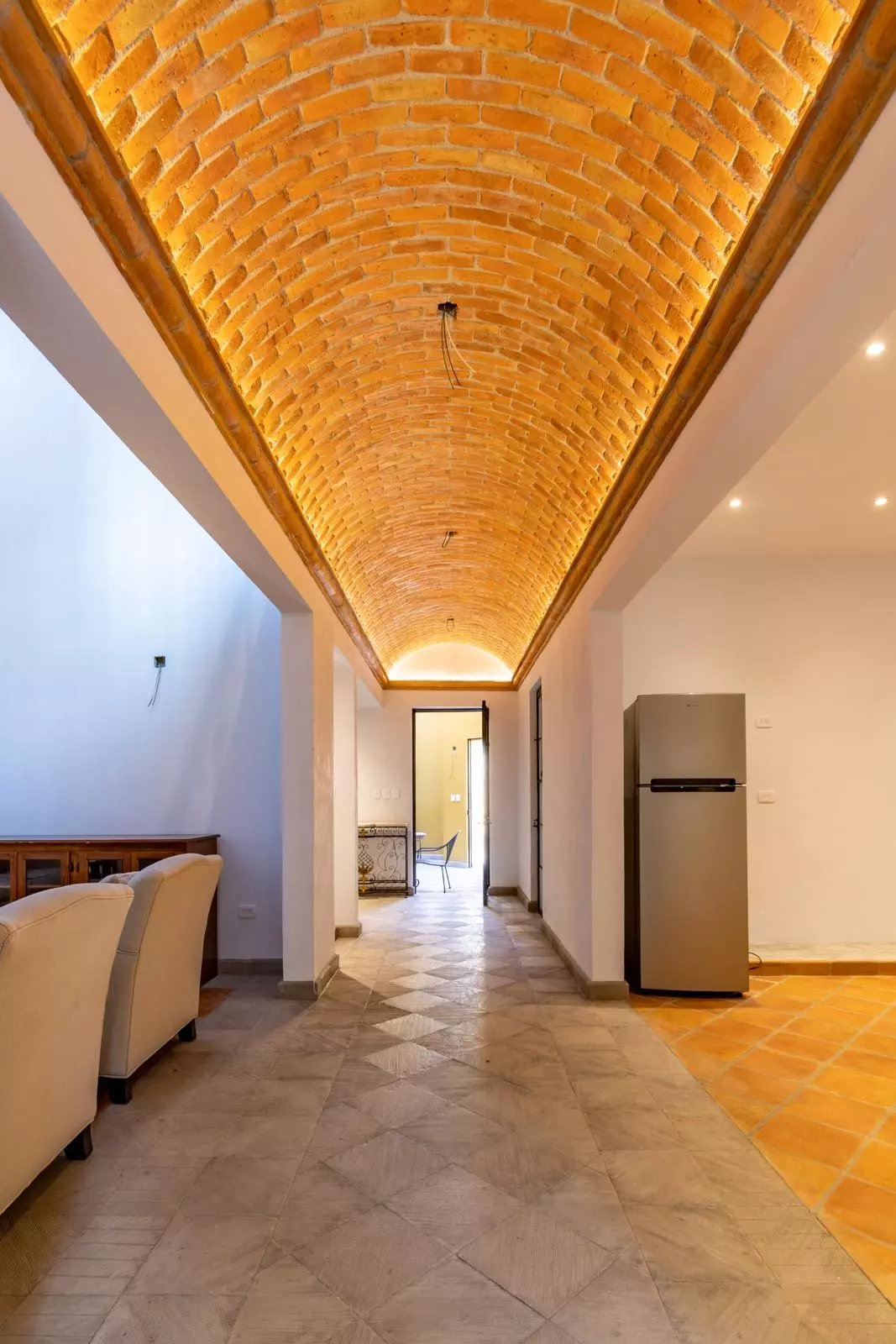 Villa Tamayo — Guadiana, San Miguel de Allende — photo 9 — barrel-vaulted brick sanctuary, warmly illuminated