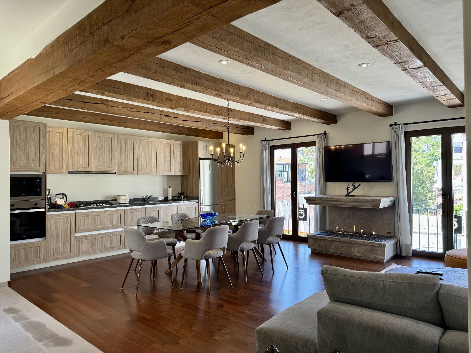 Quinta Tenerías (Units 2, 4 & 5) — Centro, San Miguel de Allende — photo 7 — soaring beams, sophisticated open-concept living