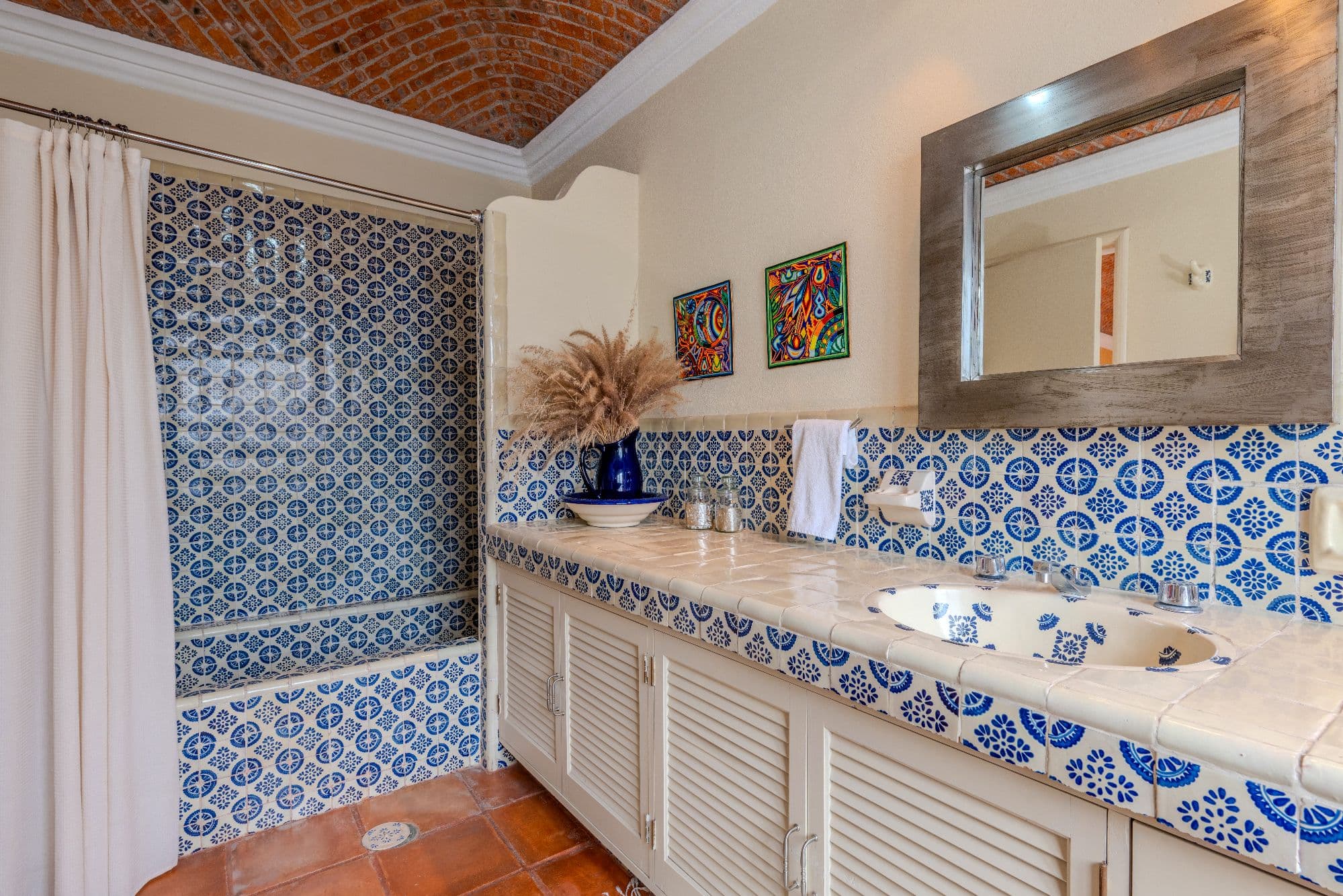 Casa De Las Máscaras — Atascadero (Arcos de San Miguel), San Miguel de Allende — photo 29 — artisan-tiled luxury spa bathroom