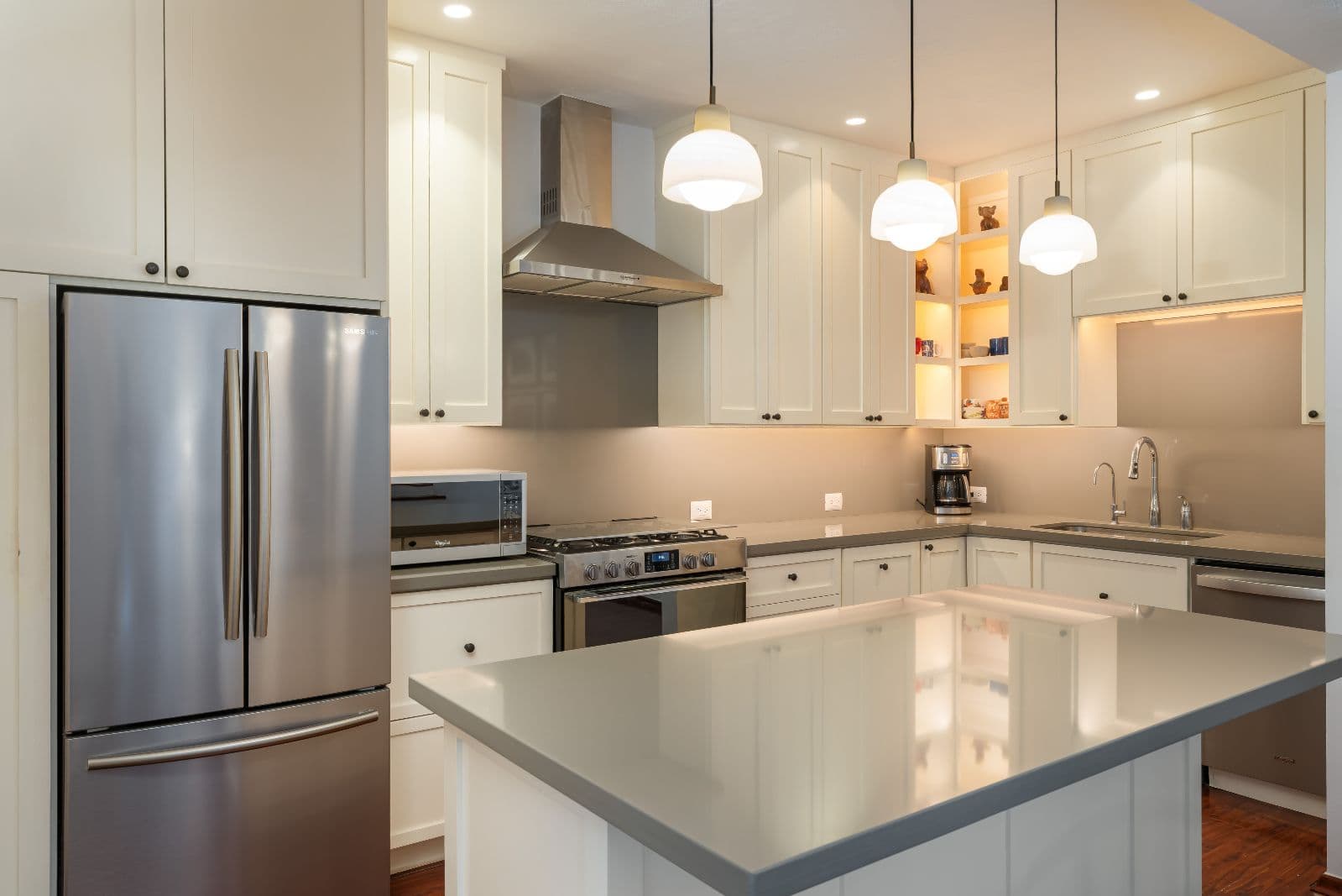 Casa 28 — Centro, San Miguel de Allende — photo 7 — contemporary chef's kitchen, luminous elegance