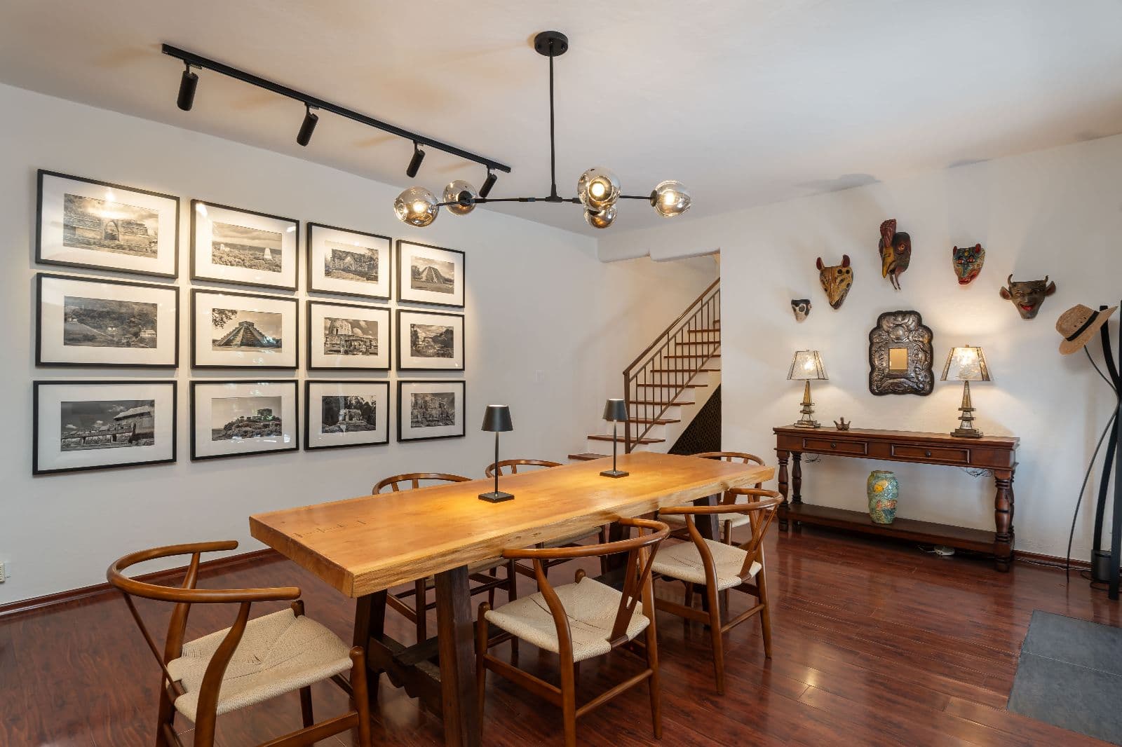Casa 28 — Centro, San Miguel de Allende — photo 3 — sophisticated dining room, curated art collection
