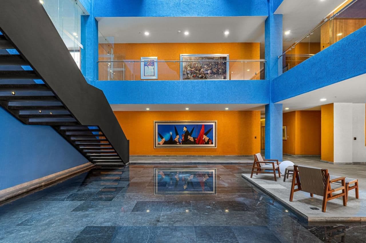 Clevia Apartment — Centro, San Miguel de Allende — photo 9 — bold contemporary gallery space