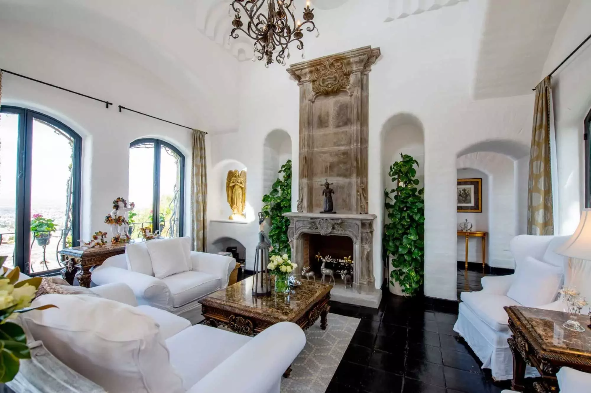 Casa Mi Besito — Atascadero (Arcos de San Miguel), San Miguel de Allende — photo 3 — soaring architectural elegance meets refined comfort