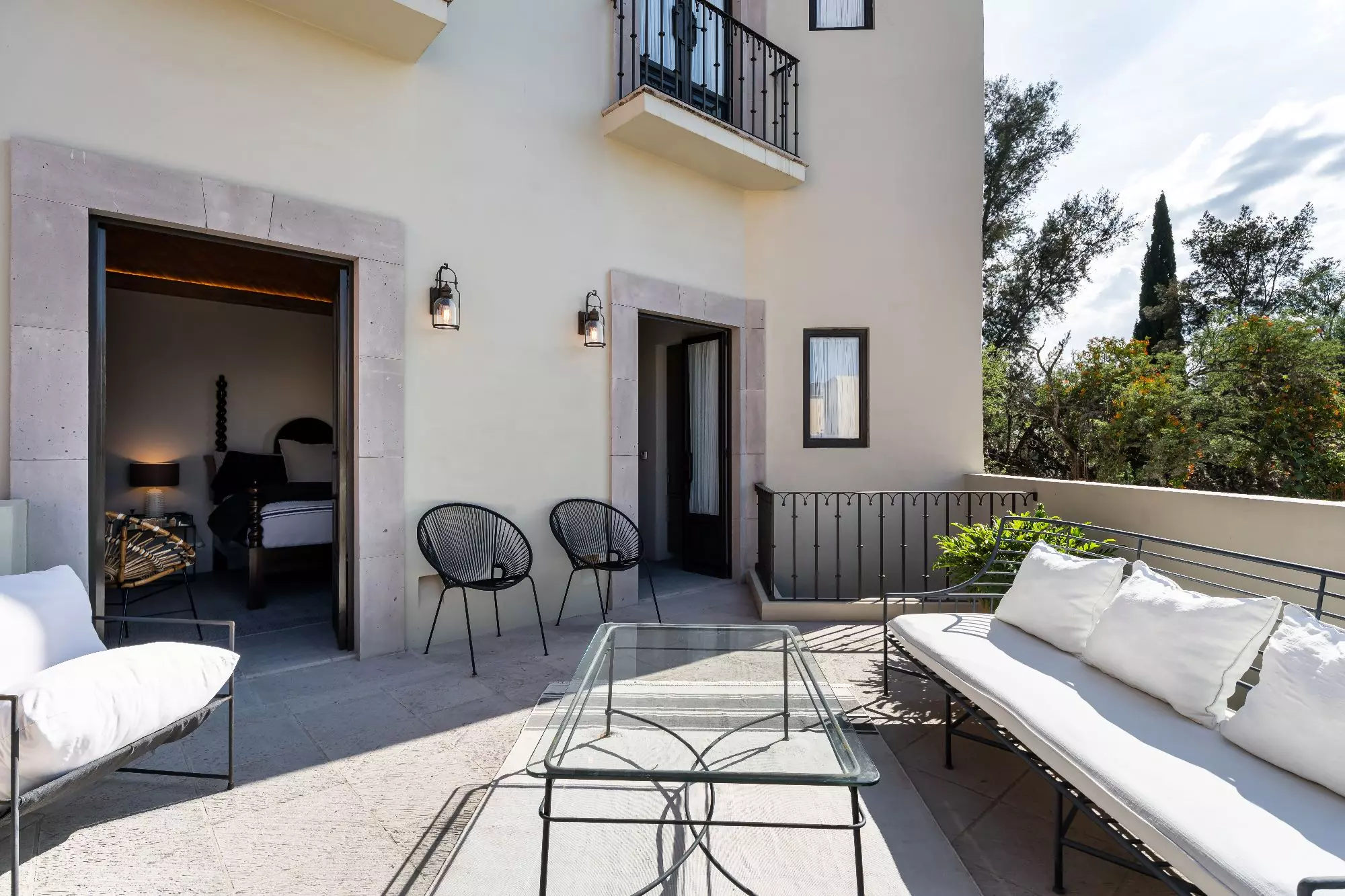 Casa Dos Casas — Guadiana, San Miguel de Allende — photo 36 — sunlit terrace with captivating mountain views