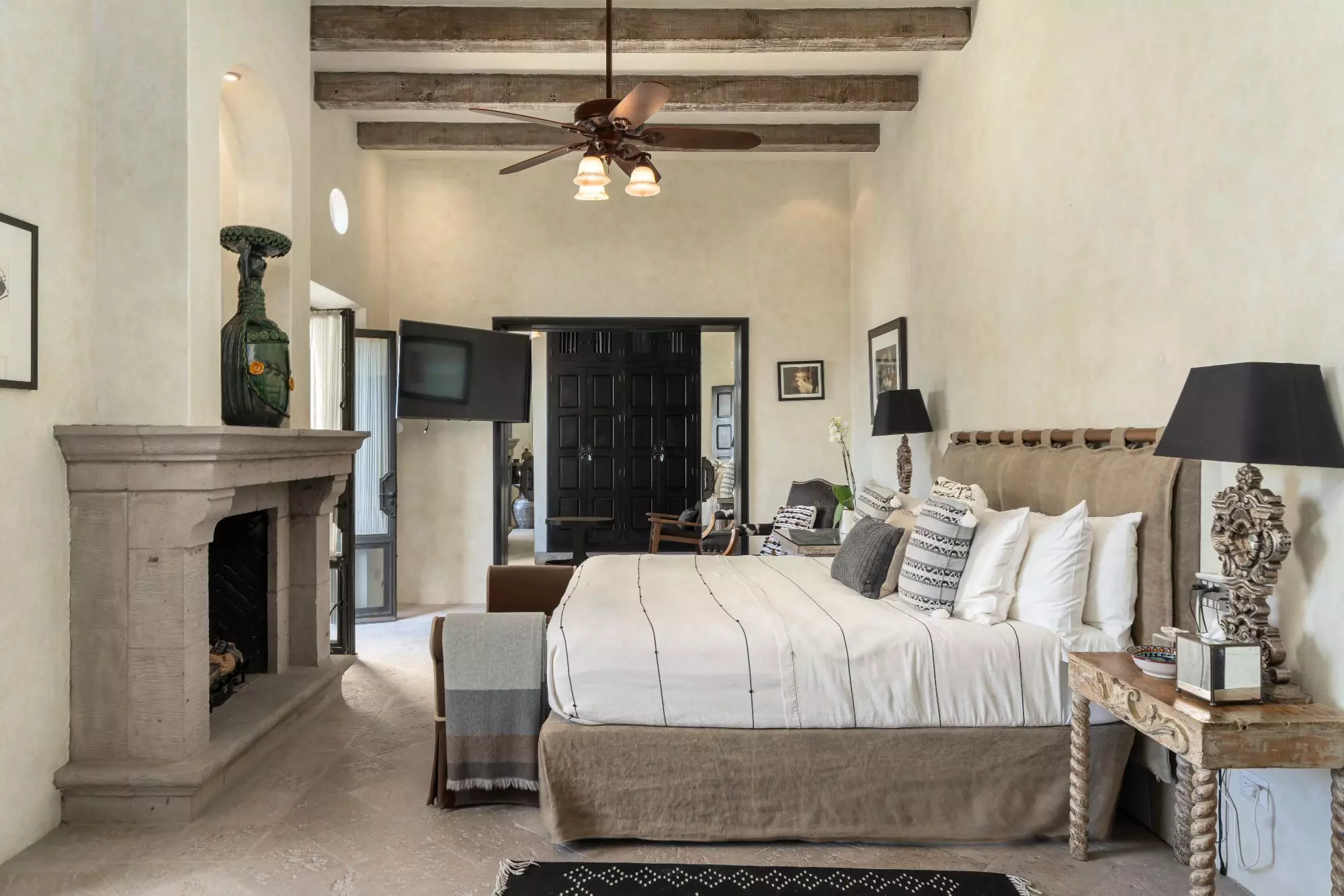 Casa Dos Casas — Guadiana, San Miguel de Allende — photo 12 — rustic elegance meets refined comfort