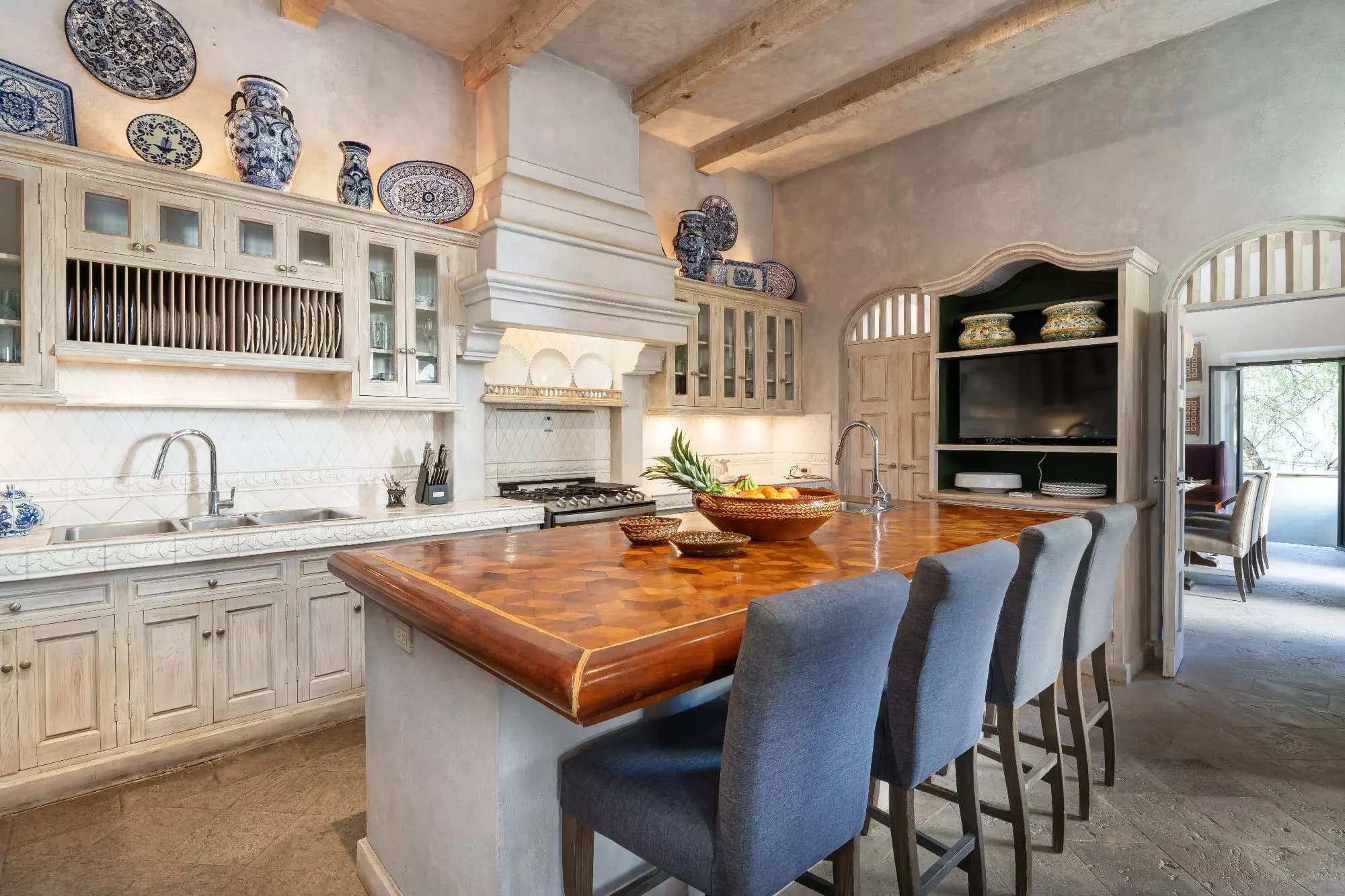 Casa Dos Casas — Guadiana, San Miguel de Allende — photo 6 — elegant kitchen with rustic charm