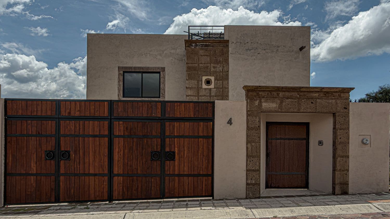Casa Paulina — Residencial Malanquin la Mesa, San Miguel de Allende — photo 2 — contemporary mexican charm meets timeless elegance