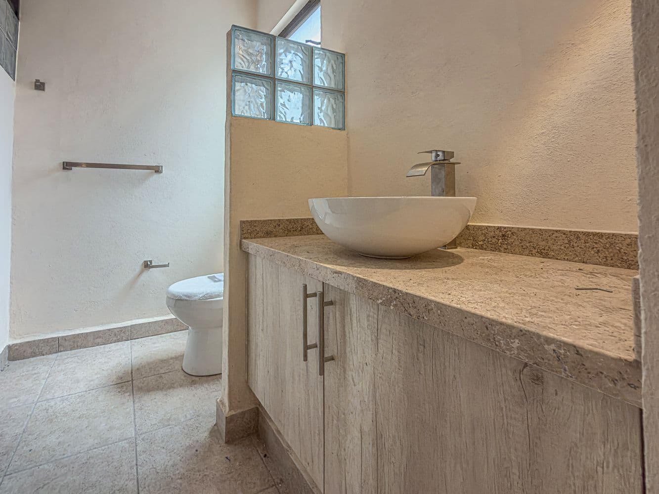 Casa Paulina — Residencial Malanquin la Mesa, San Miguel de Allende — photo 8 — spa-inspired sanctuary with rustic elegance