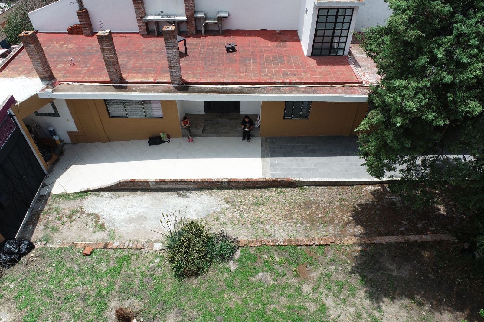 Casa Orizaba 82 — San Antonio, San Miguel de Allende — photo 4 — expansive courtyard with authentic colonial charm