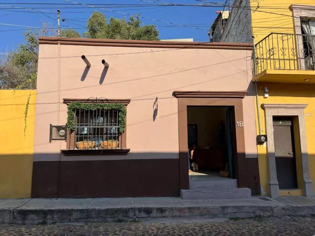 Casa Torres — Guadalupe, San Miguel de Allende — charming colonial facade, vibrant street presence