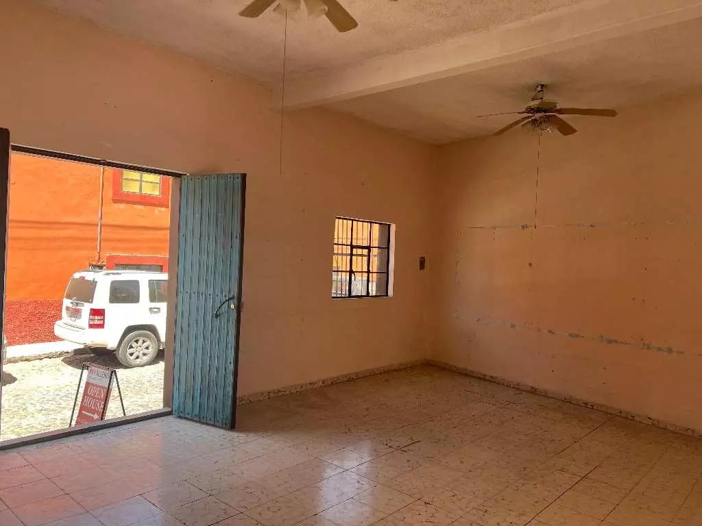 Casa Torres — Guadalupe, San Miguel de Allende — photo 2 — sunlit open-concept living space