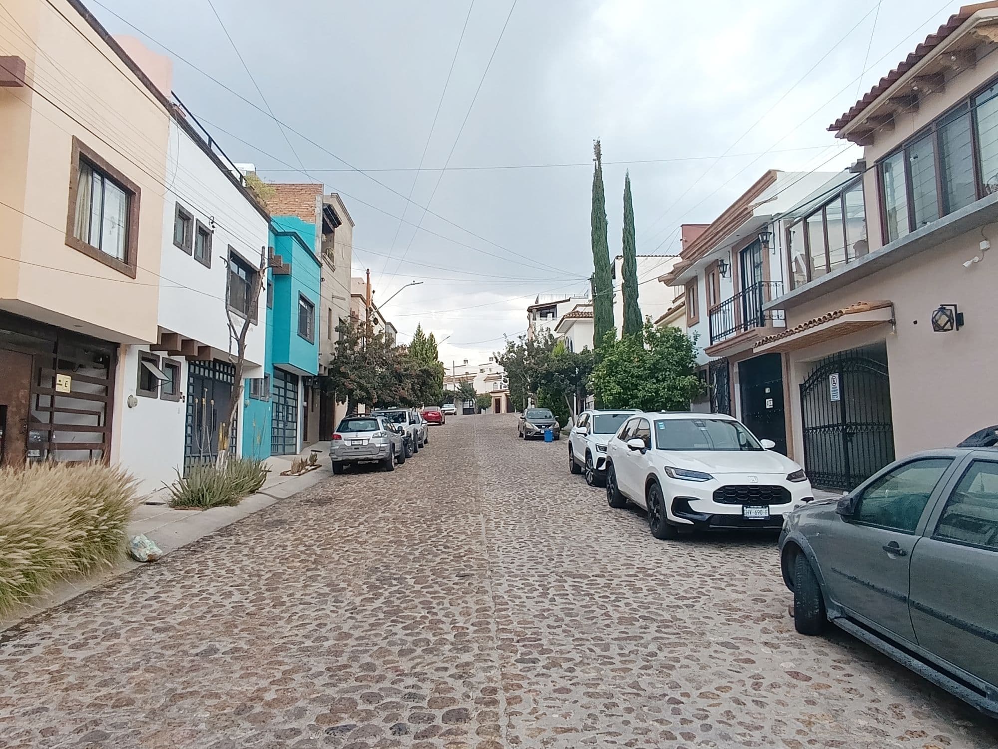 Casa Sauz — Las Brisas, San Miguel de Allende — photo 22 — charming cobblestone street, colonial architecture